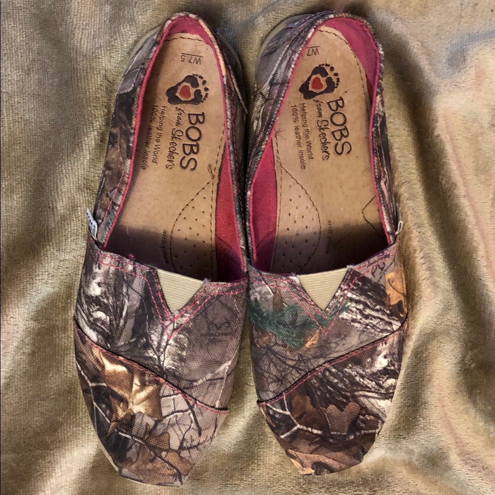 Bobs Realtree Camo slip-lbs.  Size 7.5